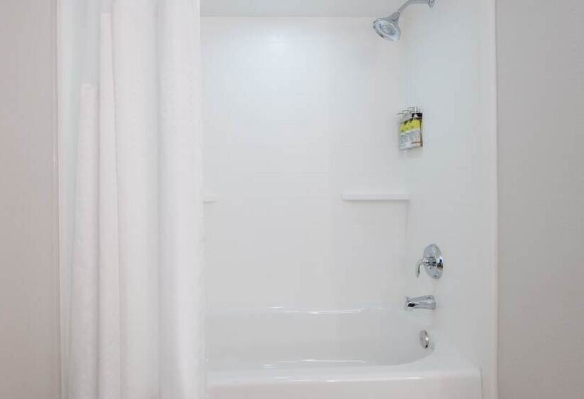 جناح, Holiday Inn Express & Suites   Nearest Universal Orlando, An Ihg