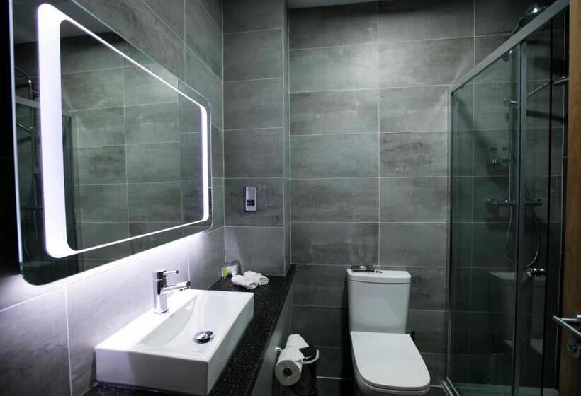 غرفة قياسية, La Mon Hotel & Country Club