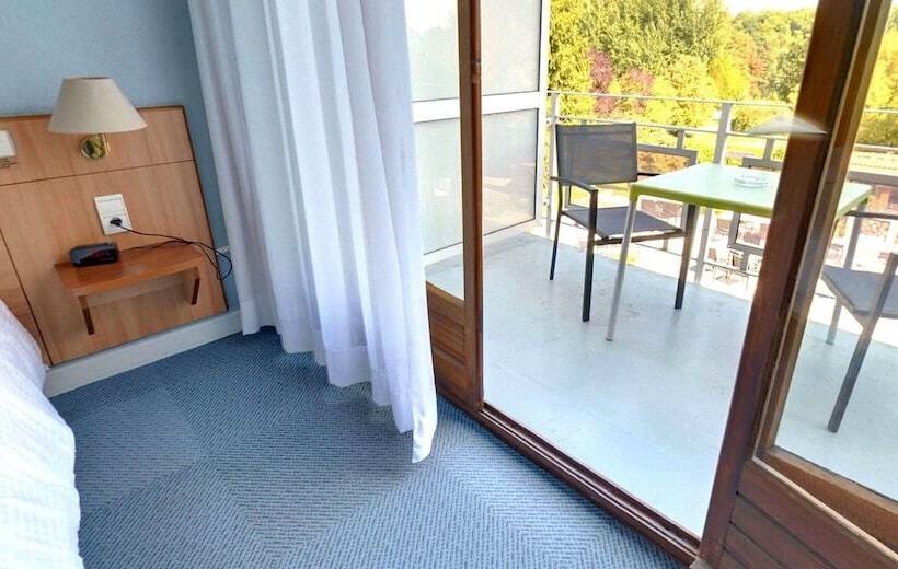 スタンダードルーム, Logis Hotel Maison Carrée Restaurant O Carré Dart