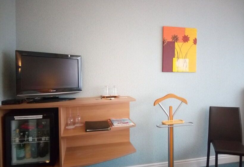 スタンダードルーム, Logis Hotel Maison Carrée Restaurant O Carré Dart