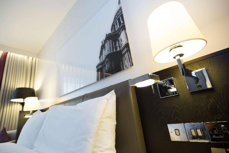Standard Room, London Finchley