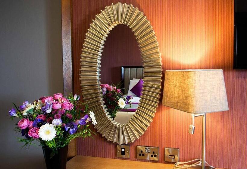 חדר סטנדרט לשלושה, Midlands Park