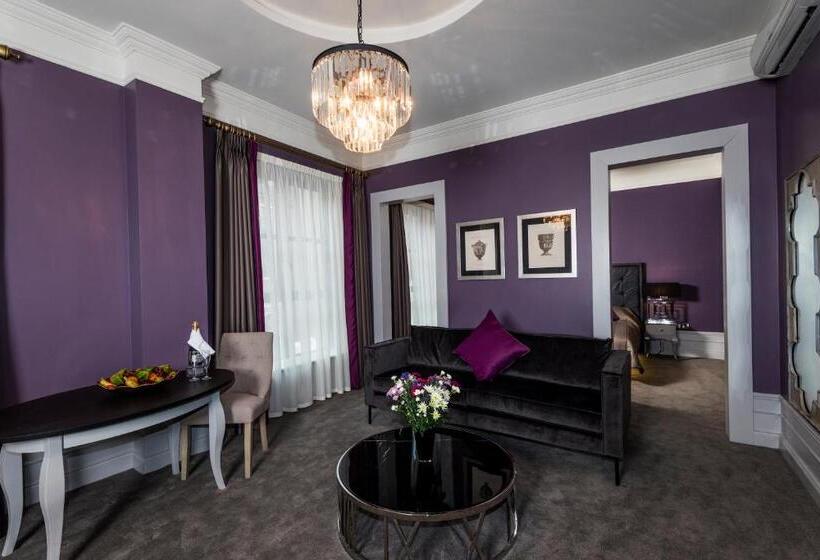 סוויטה, Midlands Park