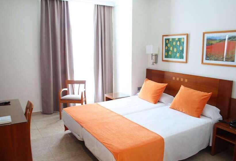 חדר סטנדרט, Pujol