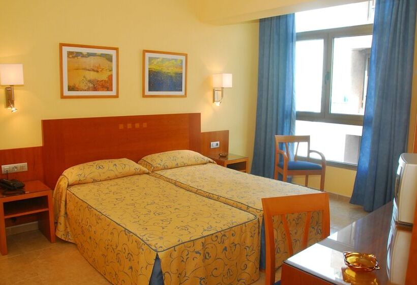 חדר סטנדרט יחיד, Pujol