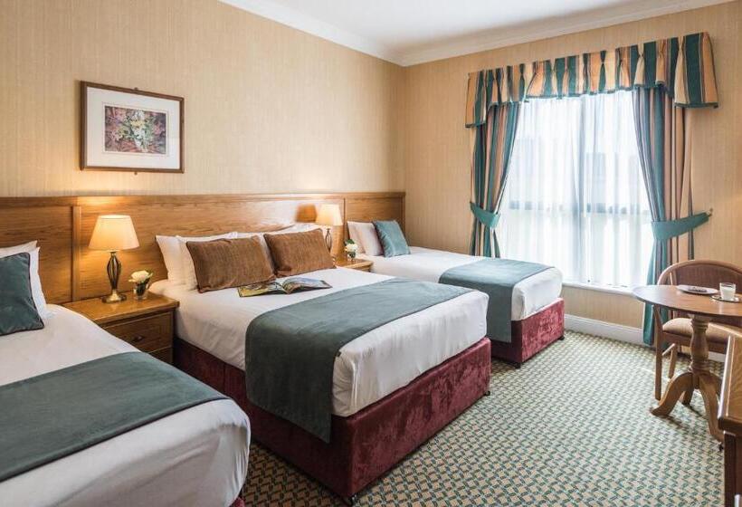 Семейный Номер, Clonakilty Park