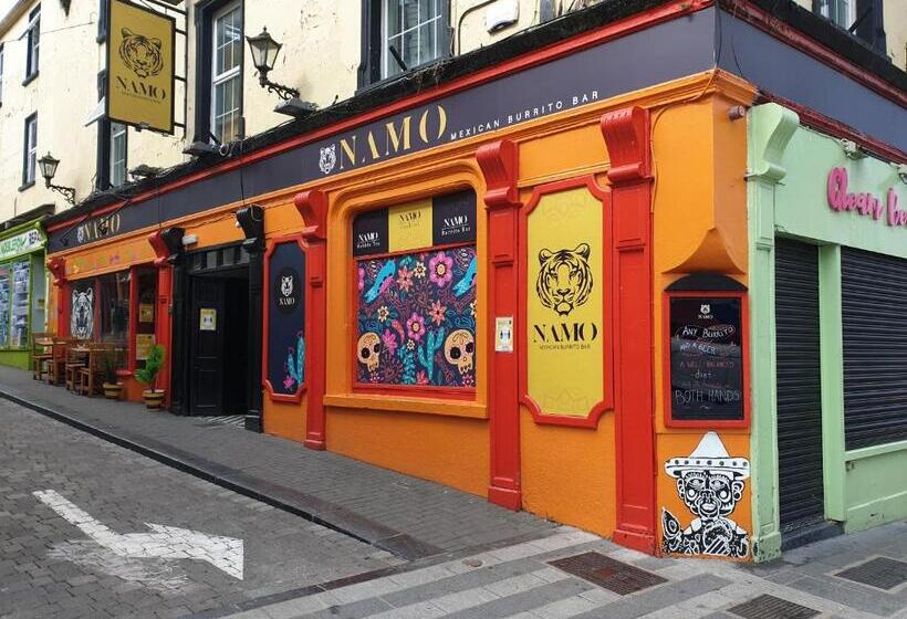 Номер Стандарт, The Metropole