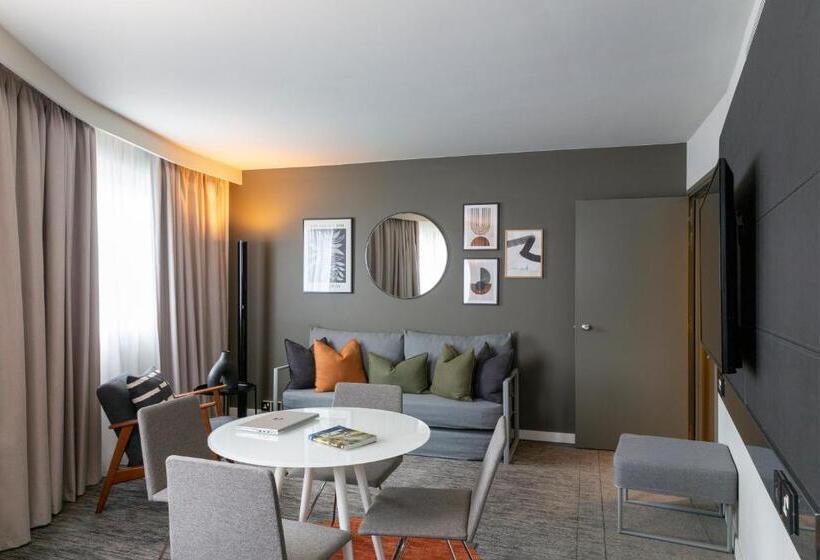 Люкс, Novotel London Bridge