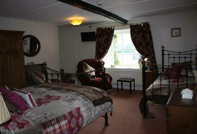 Семейный Номер, The Street Head Inn