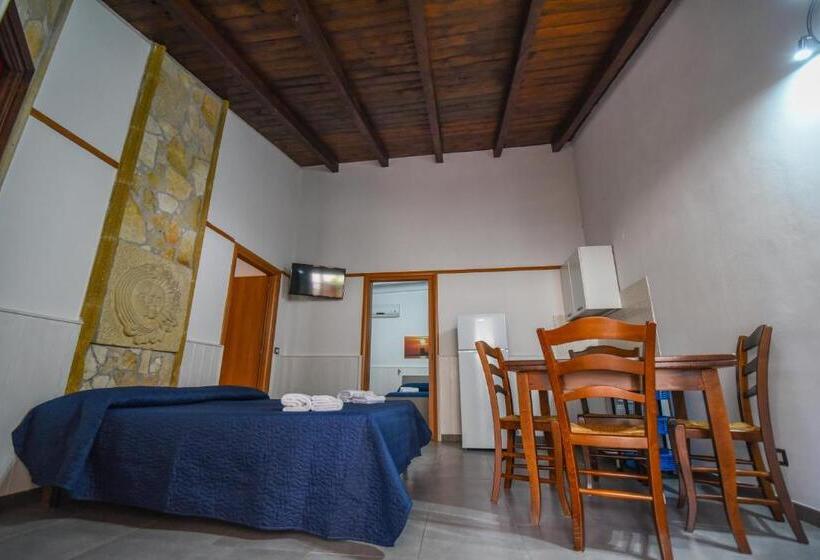 דירת חדר, Giardini Sausari Residence