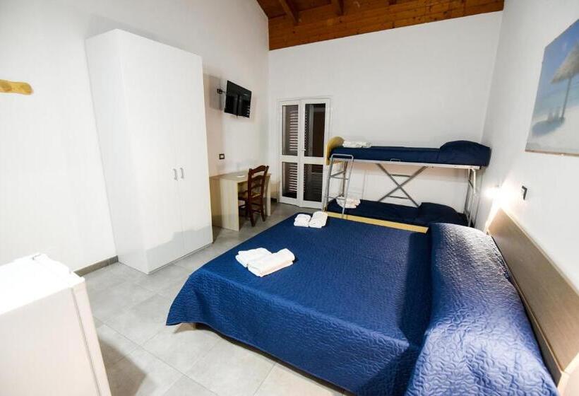 חדר סטנדרט לשלושה, Giardini Sausari Residence