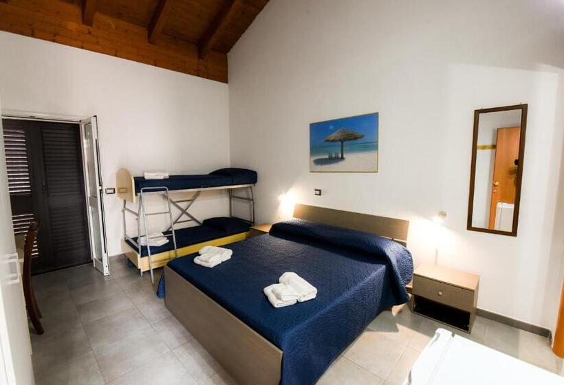 חדר סטנדרט לשלושה, Giardini Sausari Residence