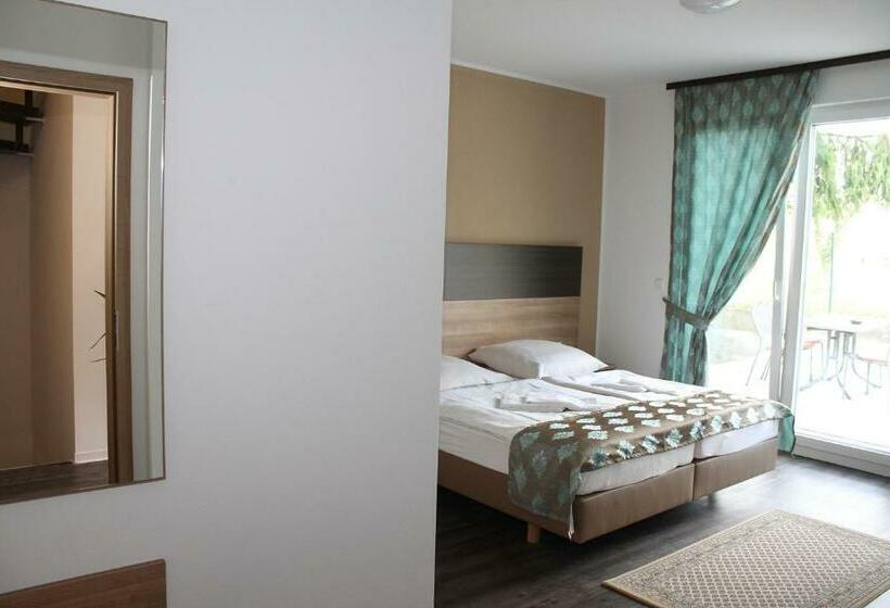 이코노미 룸, Pizzeria Da Beni