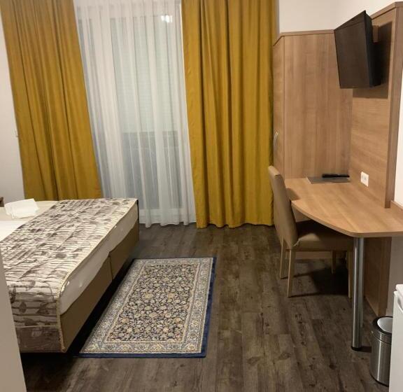 이코노미 룸, Pizzeria Da Beni