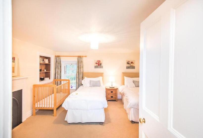 Дом 2 Спальни, Springkell