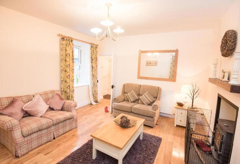 Дом 2 Спальни, Springkell