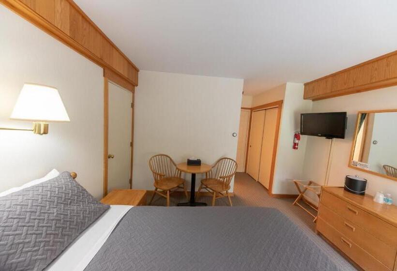 غرفة قياسية مزوَّدة بشُرفة, Sugarloaf Inn