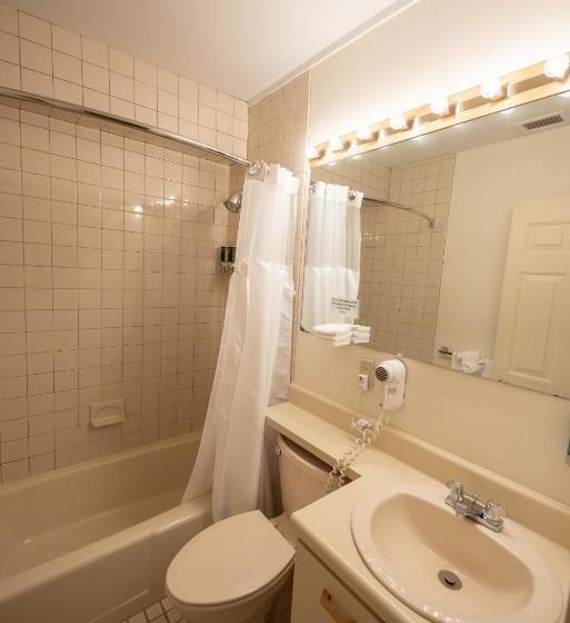 غرفة قياسية مزوَّدة بشُرفة, Sugarloaf Inn