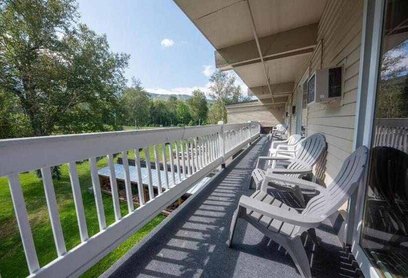 غرفة قياسية مزوَّدة بشُرفة, Sugarloaf Inn