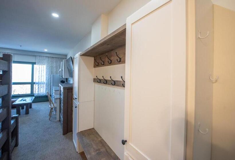 غرفة عائلية, Sugarloaf Inn