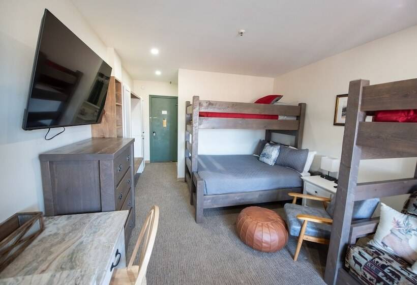 غرفة عائلية, Sugarloaf Inn