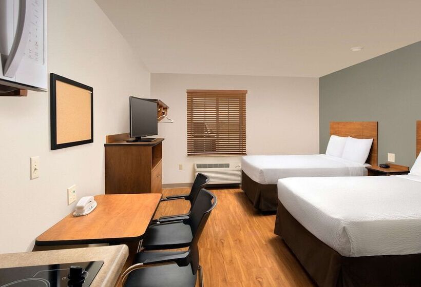 带2个双人床的标准工作室, Woodspring Suites Hobbs