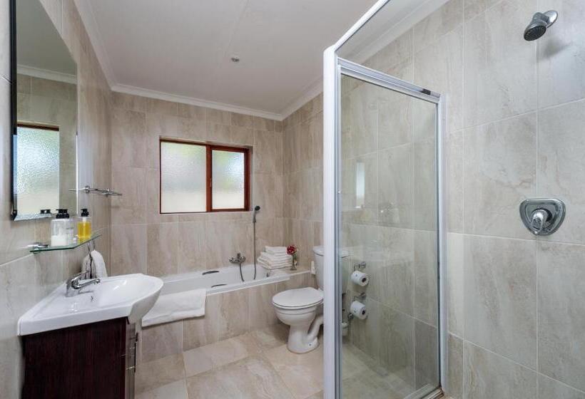 キャビン, Happy Jackal