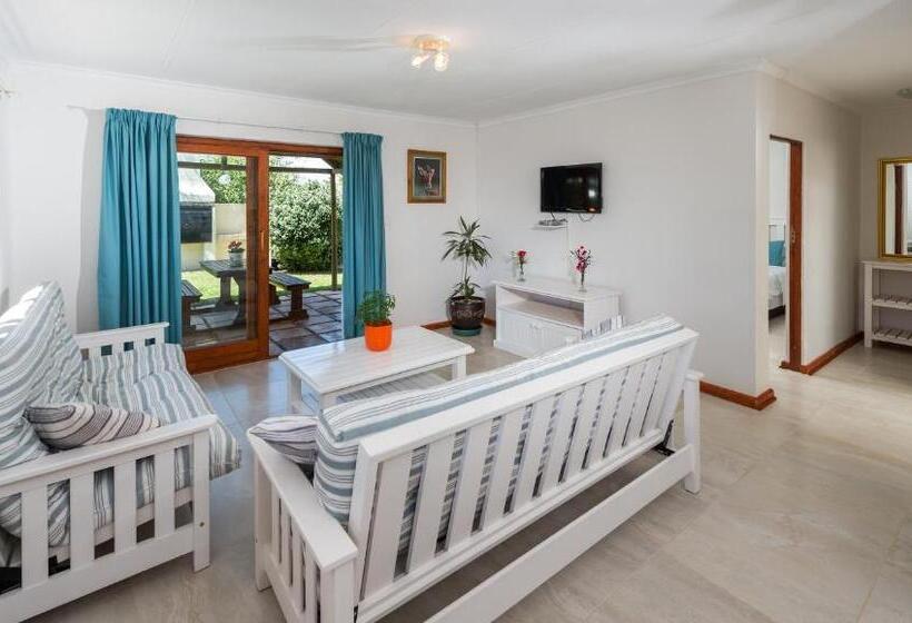 キャビン, Happy Jackal