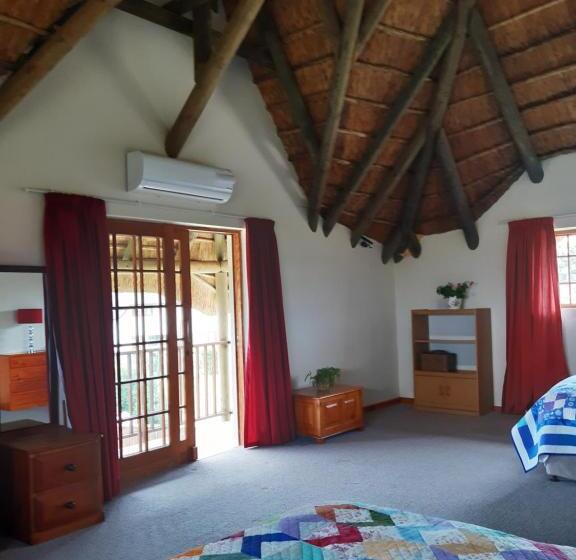 ３ベッドルームハウス, Happy Jackal