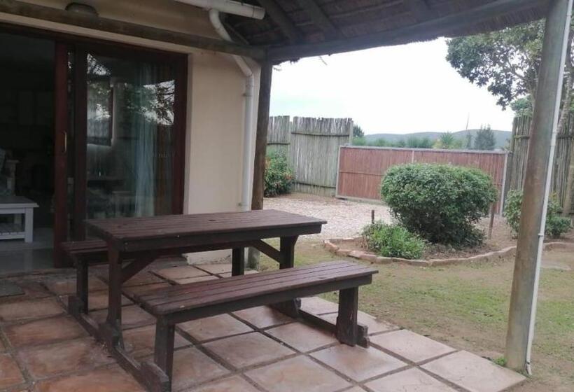 キャビン, Happy Jackal