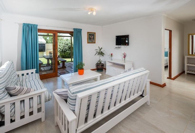 キャビン, Happy Jackal