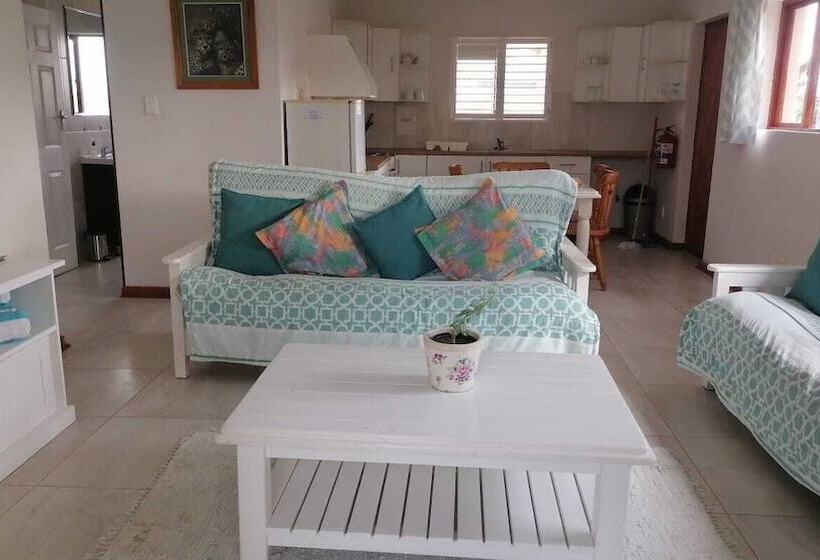 キャビン, Happy Jackal