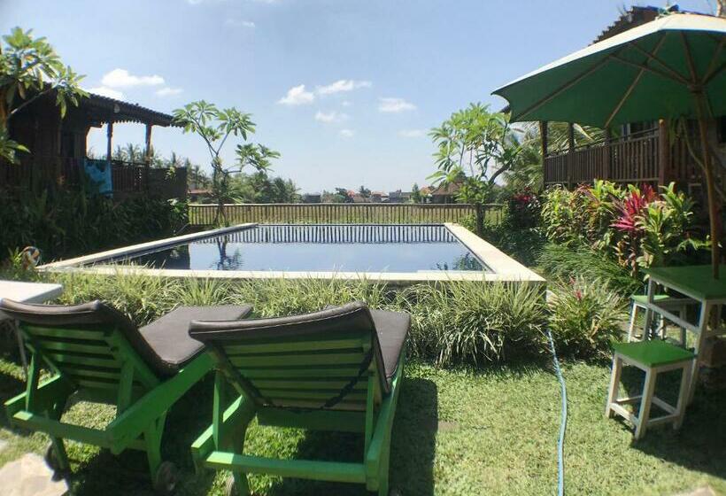 בונגלו סטנדרט עם נוף לגינה, Green Paddy Hostel & Villa