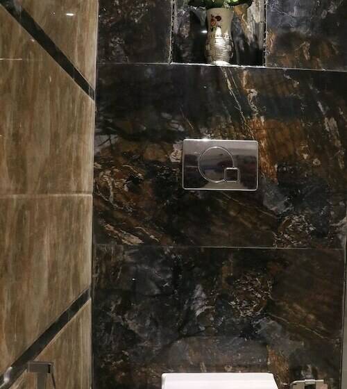 Pokój Executive, Rajahamsa