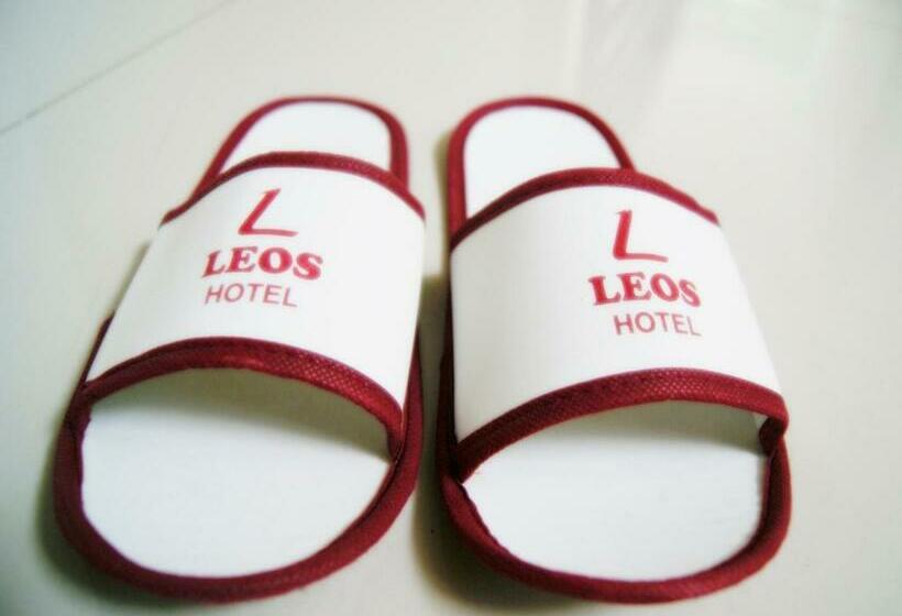 수피리어 룸, Leos