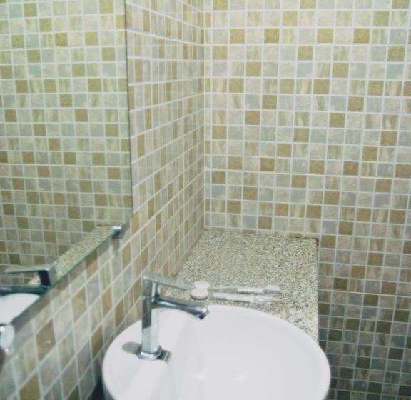 Quarto Estandar, Leos