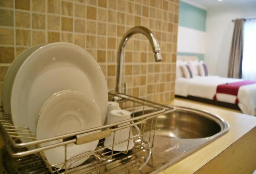 סוויטת ג'וניור דלוקס, Leos