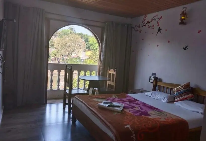 バルコニー付きデラックスルーム, Magadh ,in Fort Panhala