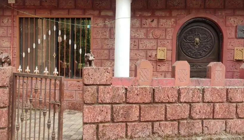 ファミリールーム, Magadh ,in Fort Panhala