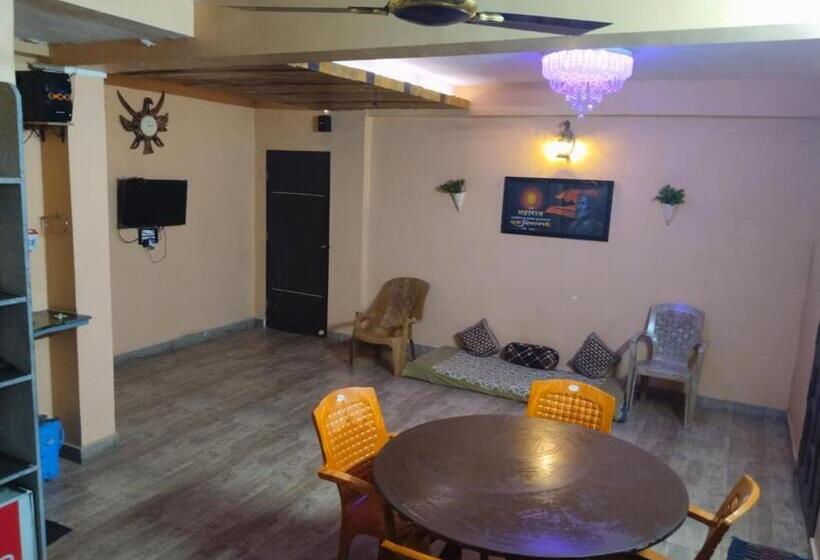 家庭间, Magadh ,in Fort Panhala