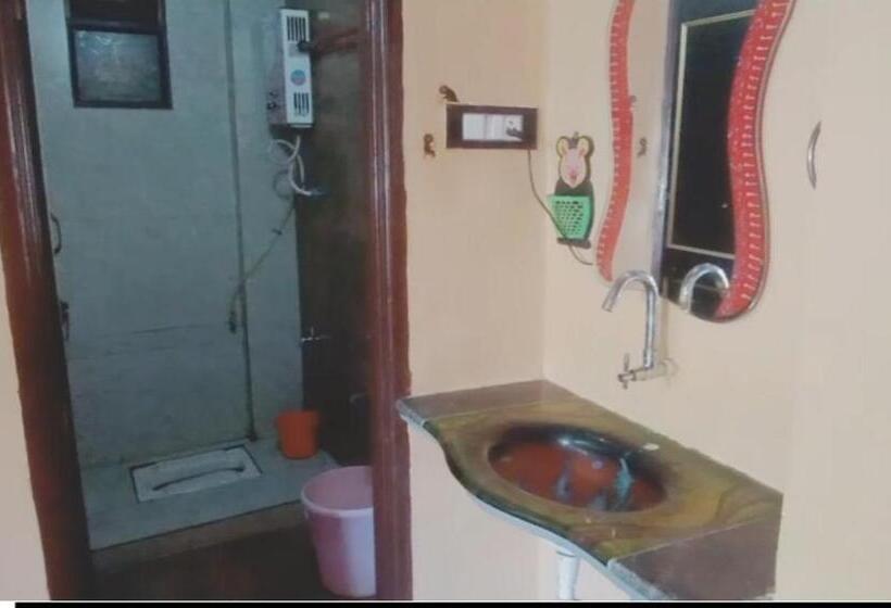 家庭间, Magadh ,in Fort Panhala