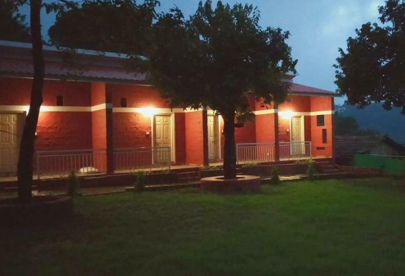 Deluxe Rum, Serenity Resort Panhala