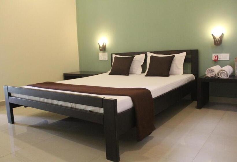 Deluxe Rum, Serenity Resort Panhala