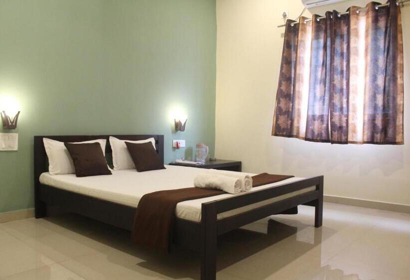 Deluxe Rum, Serenity Resort Panhala