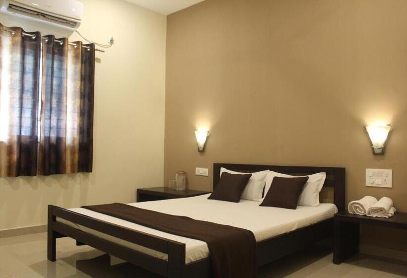 Deluxe Rum, Serenity Resort Panhala