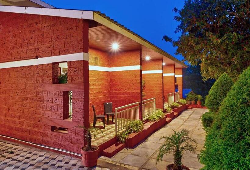 Deluxe Rum, Serenity Resort Panhala