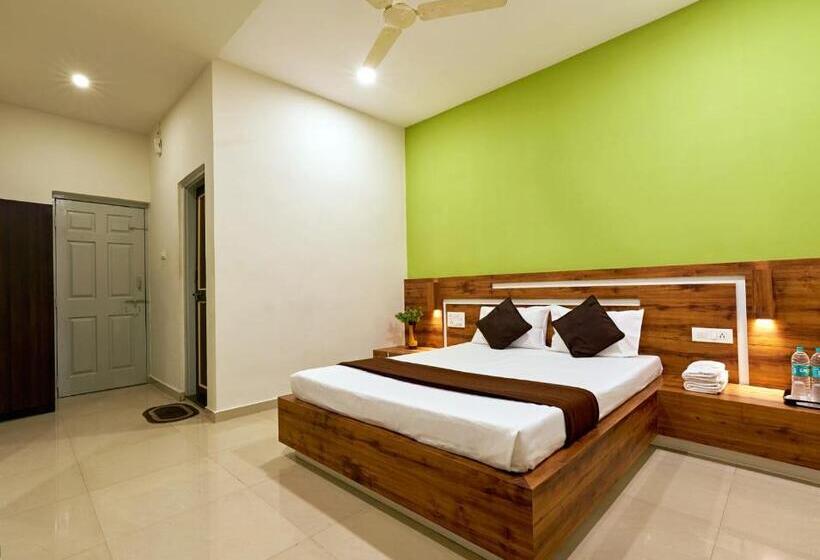 Deluxe Rum, Serenity Resort Panhala