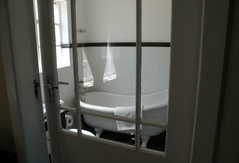 חדר סופריור, The Historic Pig And Whistle Inn