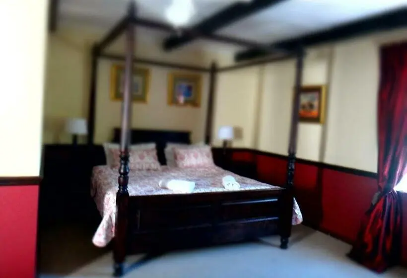 スーペリアールーム, The Historic Pig And Whistle Inn