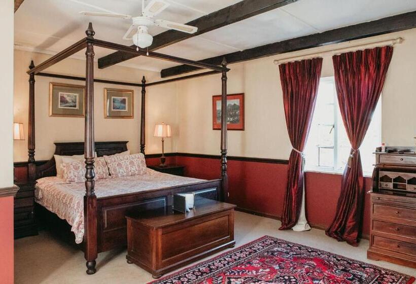 Номер Superior, The Historic Pig And Whistle Inn